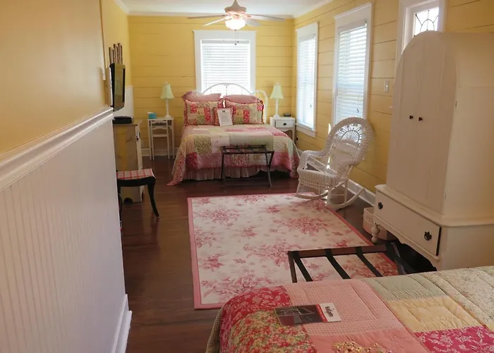 Yellow House B&B