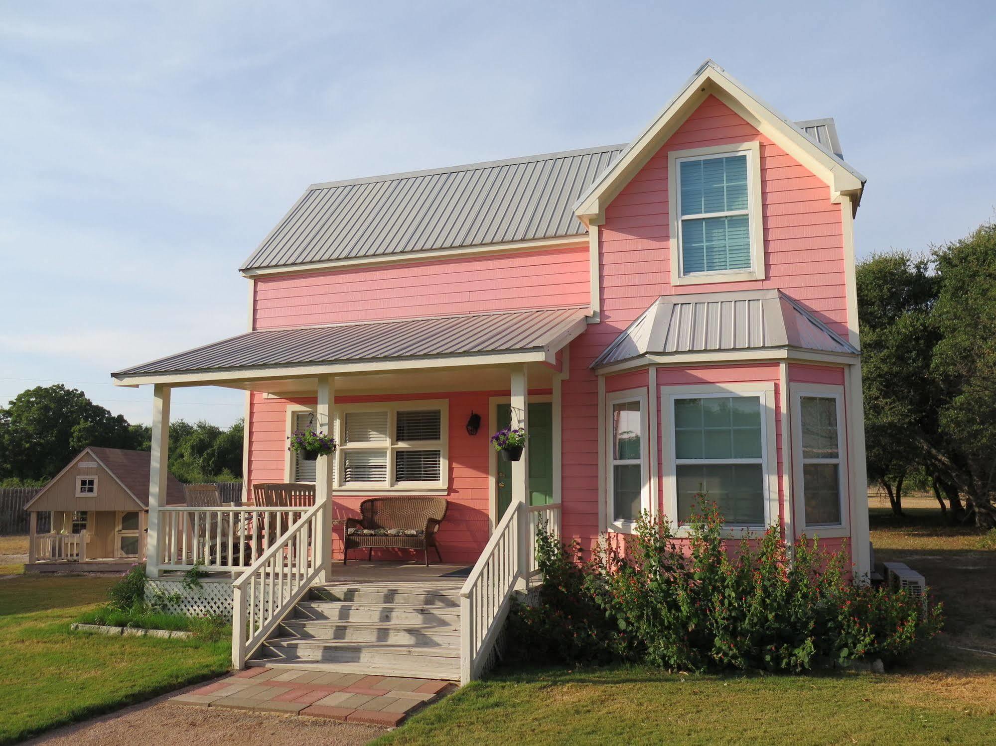 Yellow House Bed & Breakfast 3*