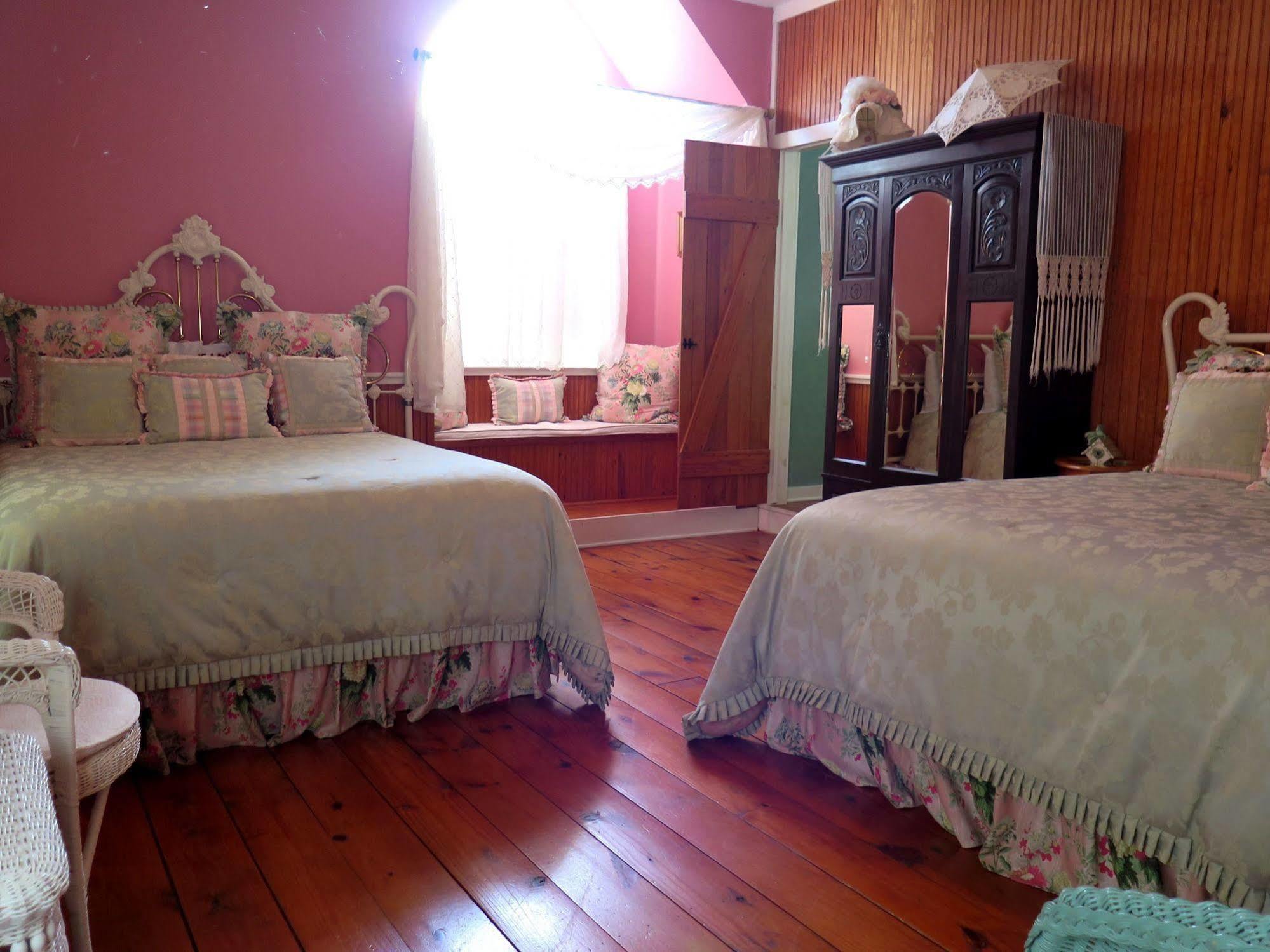 Yellow House 3*