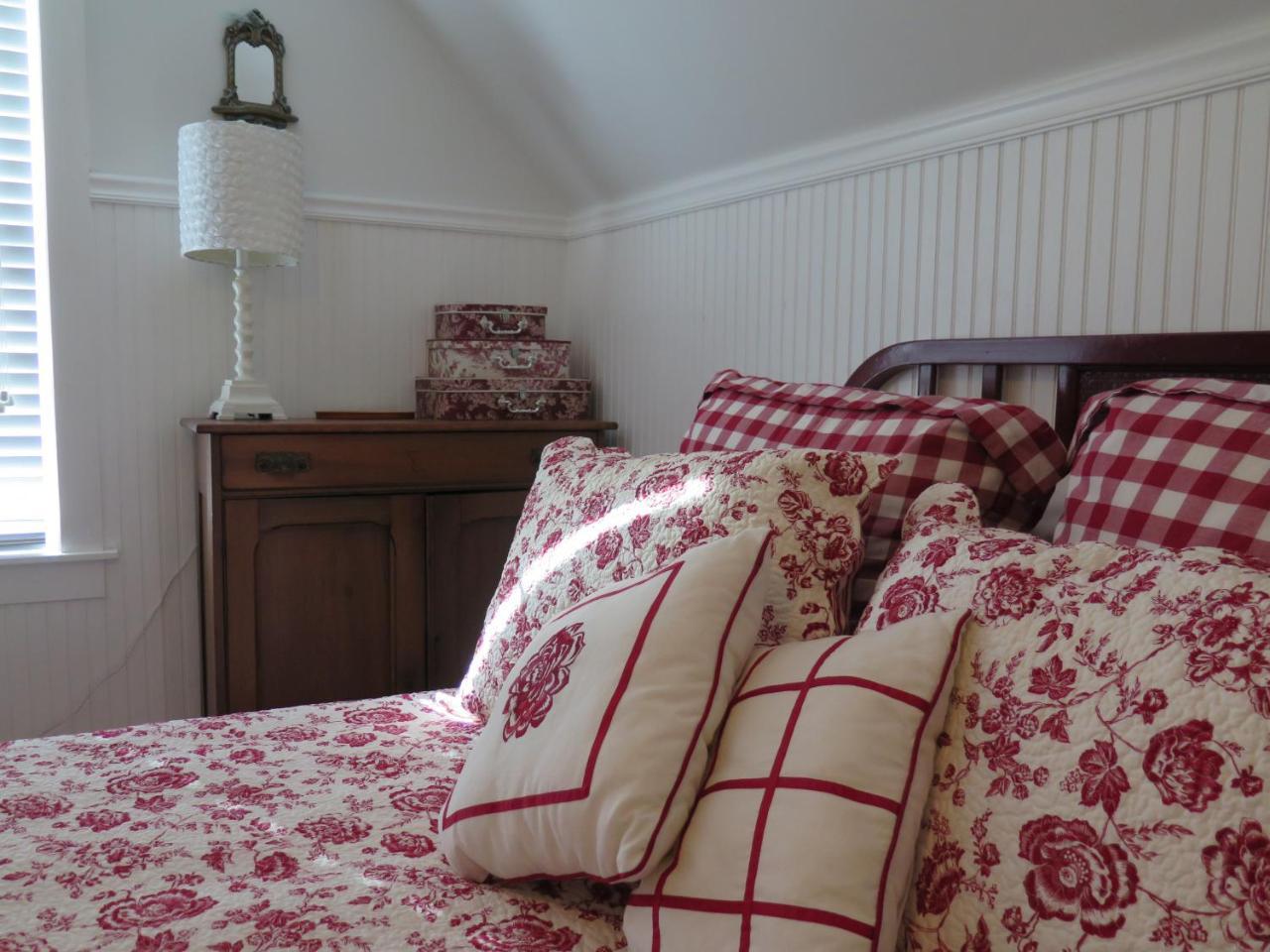 Yellow House Bed & Breakfast 3*